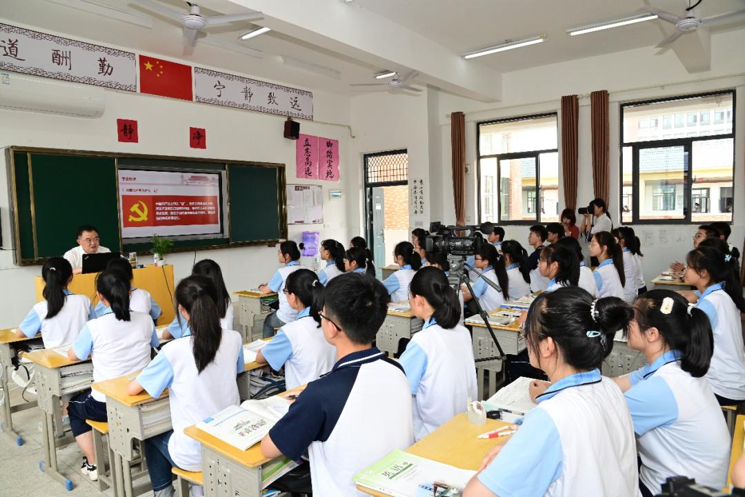 进贤县第二初级中学图片
