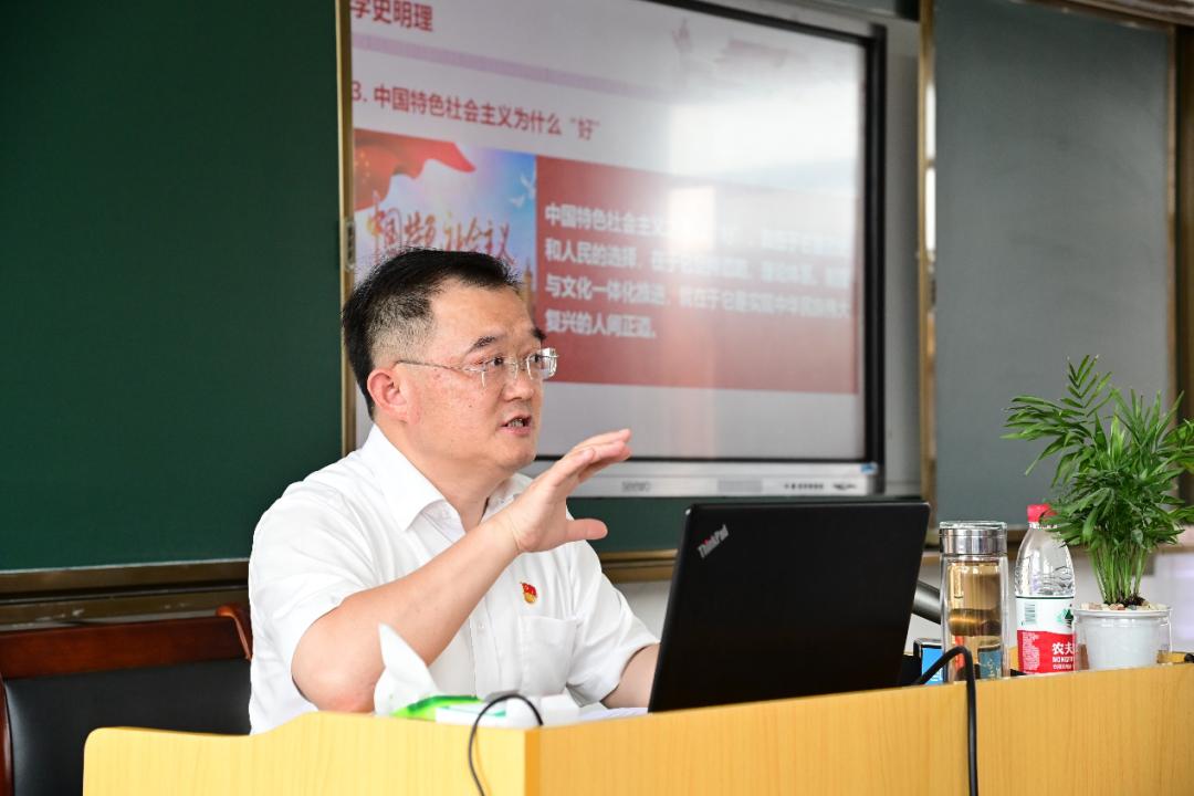 党史学习教育叶修堂为进贤二中学生上思政课