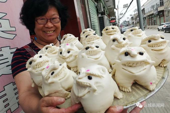 虎头虎脑的"站虎""卧虎""跃虎""猛虎""子母虎""全家福虎"等晋南花馍