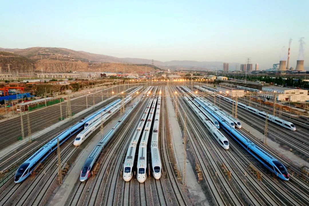 兰州铁路局圆满完成端午假期旅客运输任务