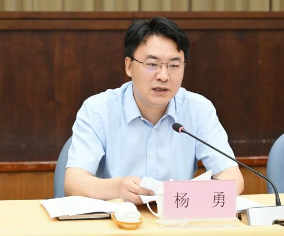 宁波杭州湾新区管委会主任,党工委书记,市委书记,市委网信委主任杨勇