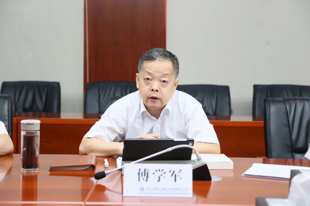 公司领导傅学军,李辉进围绕学习主题,结合分管工作,就