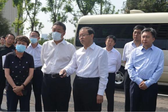 市长高建民,市委常委,常务副市长付振波,市委常委,秘书长张旭参加调研