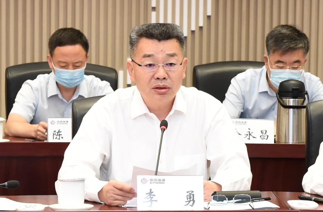 汪东进全力以赴为庆祝建党100周年营造安全稳定环境