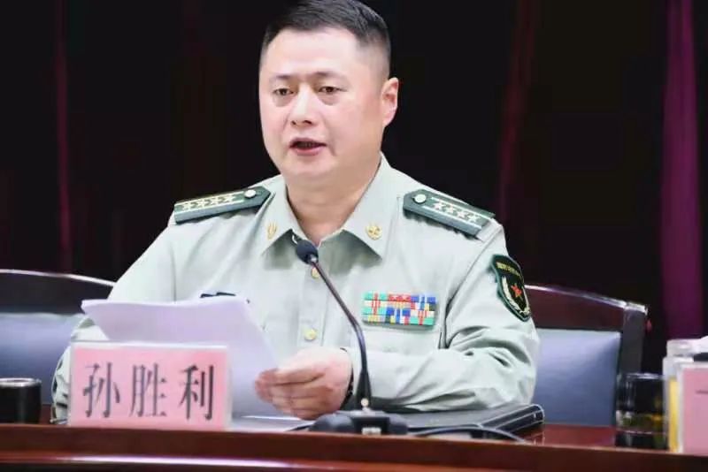 大理军分区党委决定:丁洪涛任巍山县人武部党委第一书记