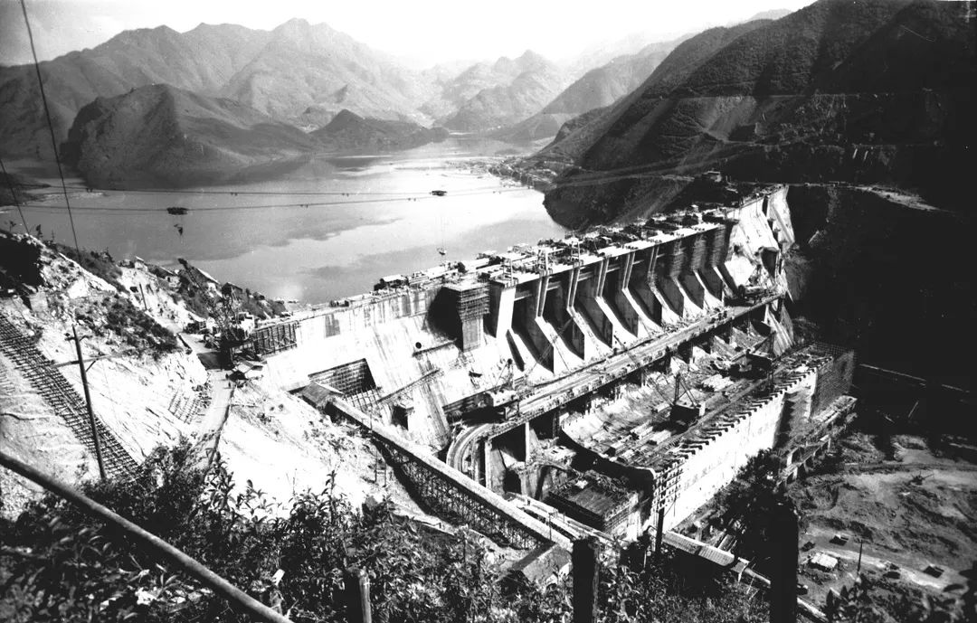 新中国第一座大型水电站新安江水电站的建设