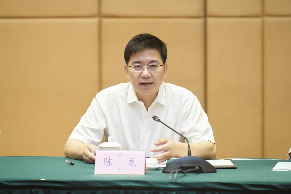 市委书记陈龙致辞,浙江省人大常委会委员,监察司法委主任委员朱恒毅