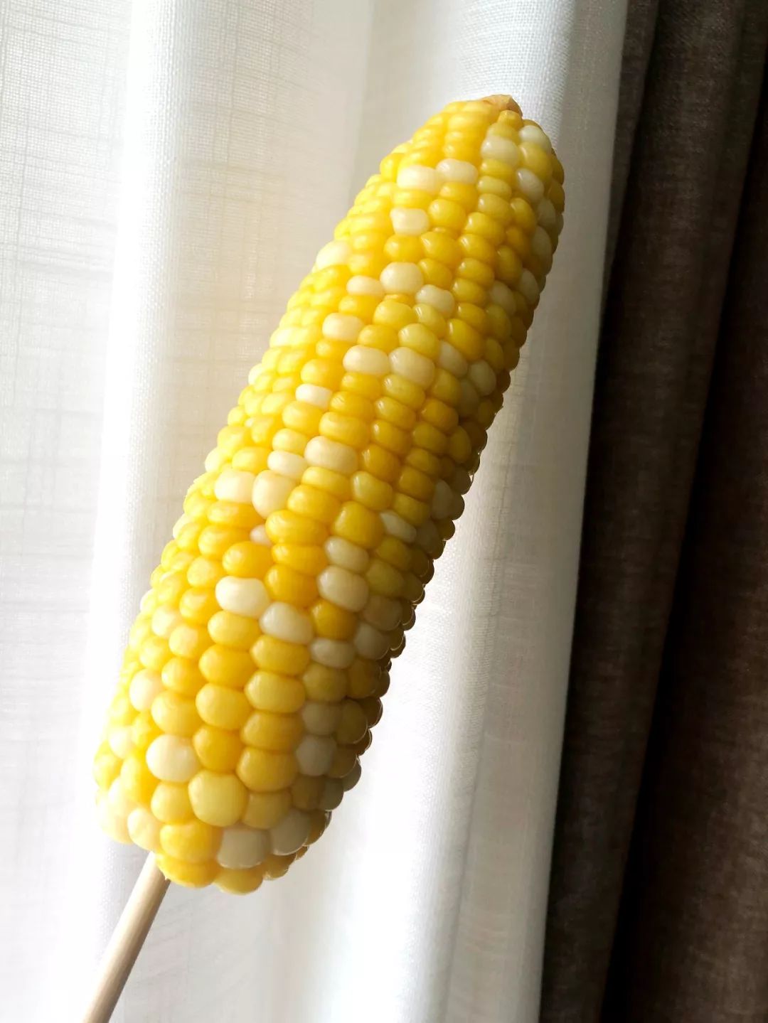 清甜爆汁可以生吃松江产水果玉米美味难挡