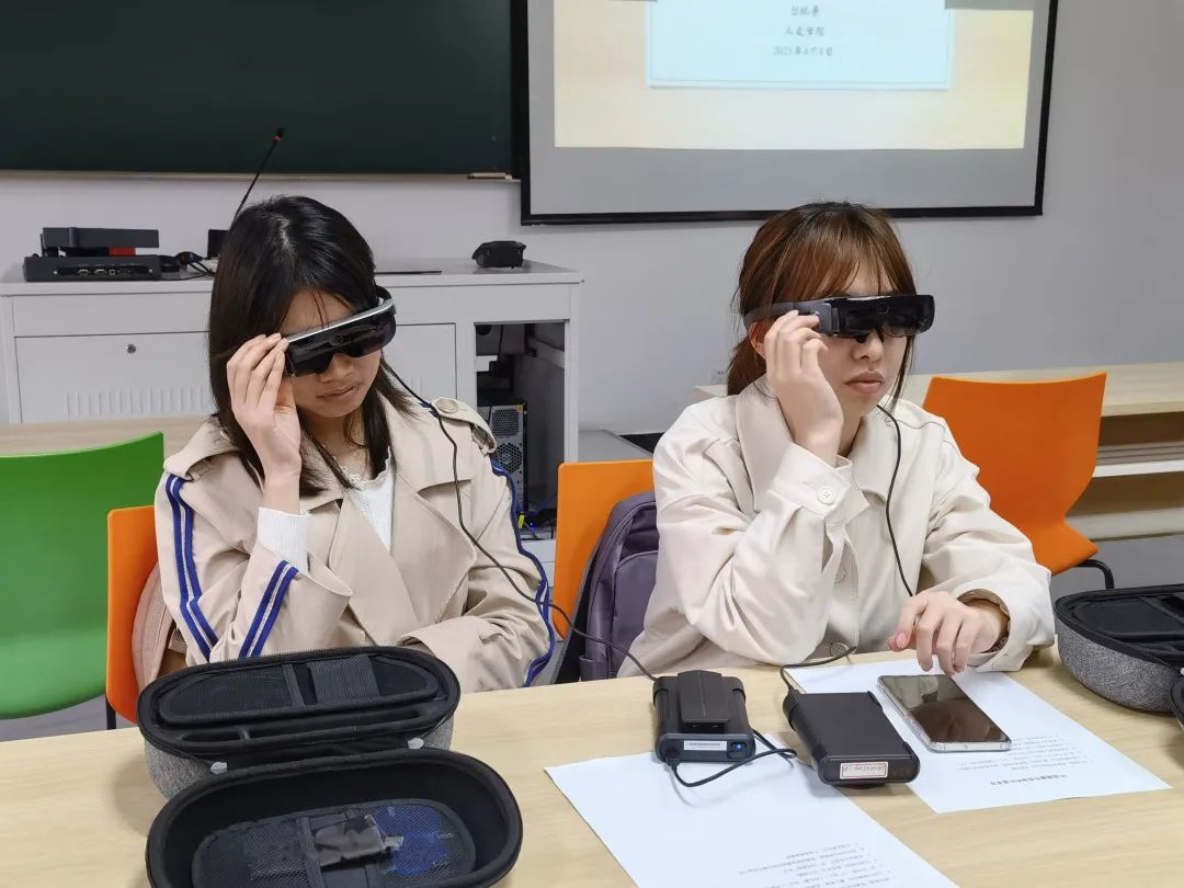 从实现手段来看,ar眼镜是一种很好的教学辅助工具