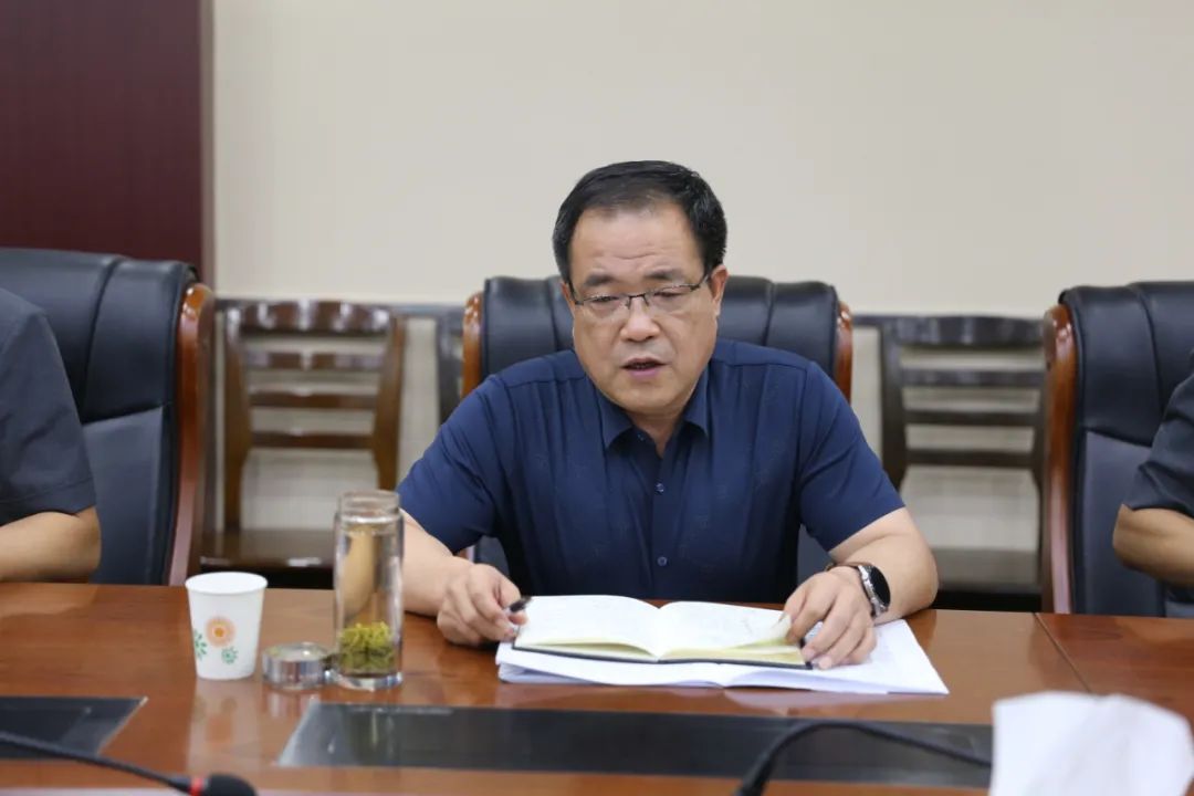 市中院党组成员,副院长贺军杰参加会议并讲话,政治部副主任张锋华主持