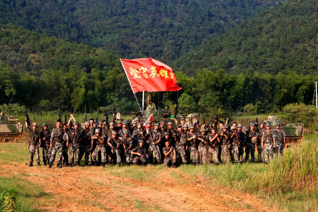 坚守英雄连集体立功23次