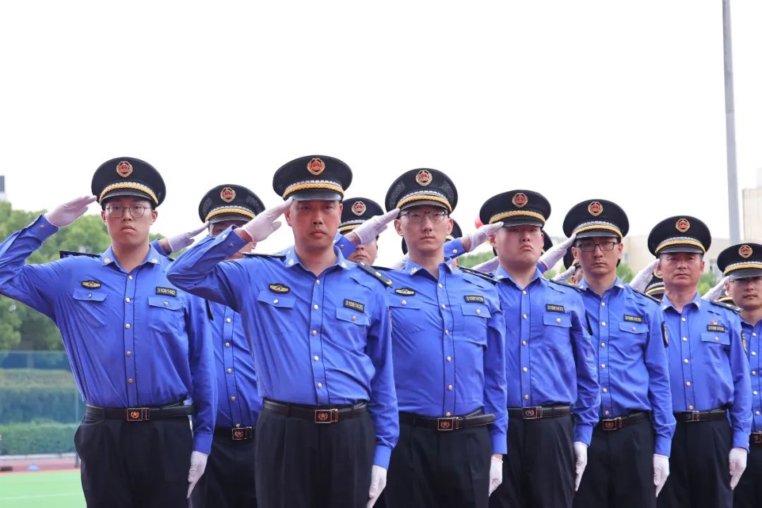 奋斗百年路启航新征程上海市城管执法系统举办队列会操比赛