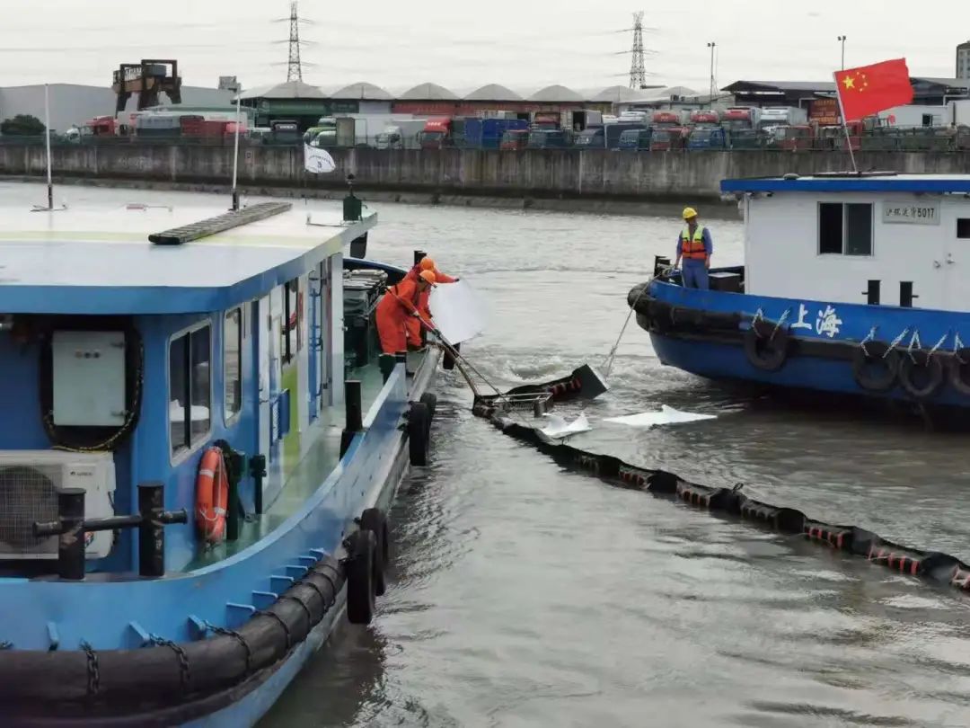 抓牢安全生产防线蕰藻浜水域开展综合应急演练