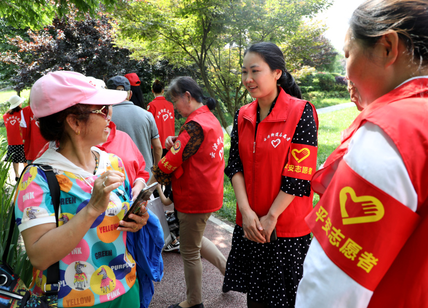 构建群防群治新体系 观山湖区云潭街道这群"红袖标"平安志愿者有办法