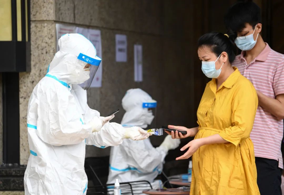 廣東本土確診1廣州一確診病例隱瞞行程致近400人隔離