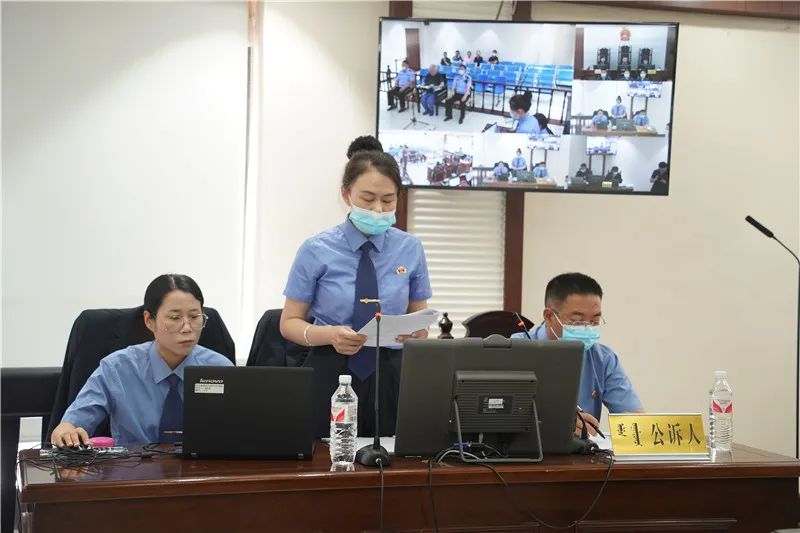 原内蒙古鄂尔多斯市煤炭局党委书记,局长郭成信受贿