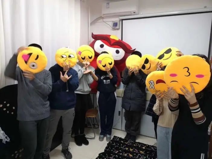 979.jpg