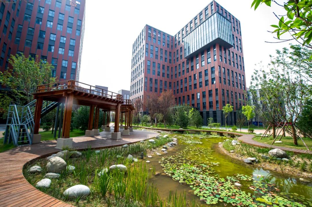 园区汇集了陕西空天超算中心,国华产业基金,西安交通大学国家技术转移