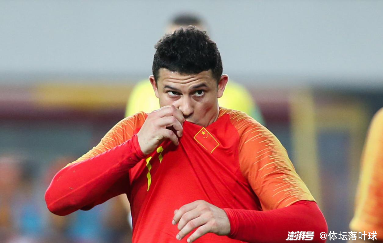 比艾克森更适合搭配武磊24岁海归中锋已经证明他可以