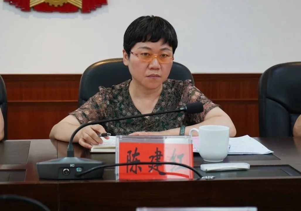 队伍教育整顿第十指导组法院现场指导专班组长陈建红,专班成员刘利利