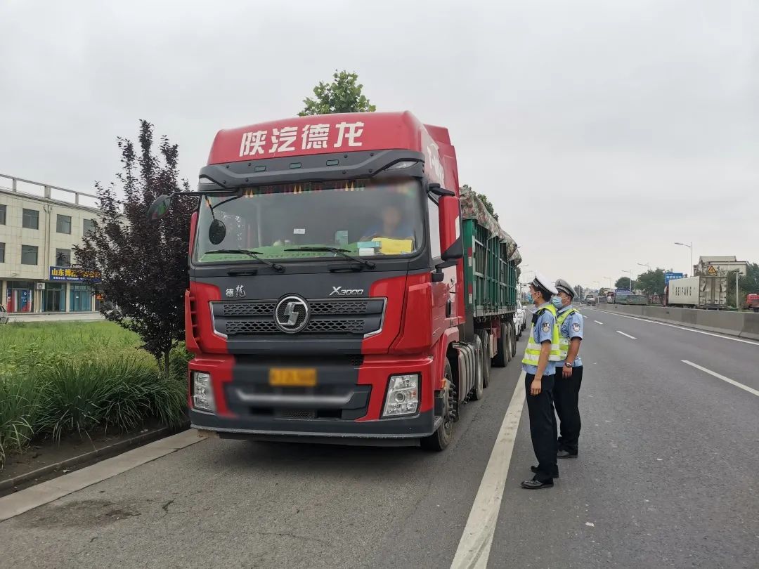 是你又是你滨州高速交警连续查处多起百吨王其中两起车主竟是同一人