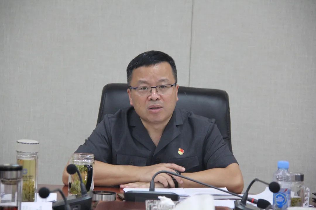 刘鹏指出,召开专题会议通报队伍教育整顿情况并作出承诺,是院党组和