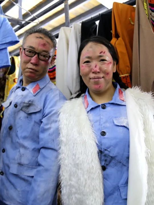 教育整顿80一次与红色精神的邂逅小金法院舞台剧长征精神耀法徽开拍啦