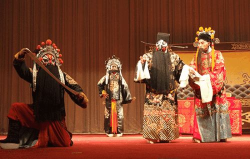 只是戏别当真尚方宝剑龙头铡包公是真没用过