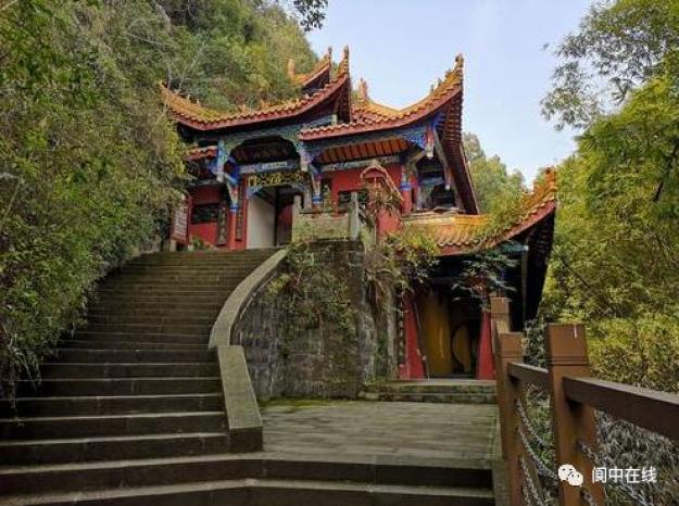 阆中锦屏山说不完的故事道不尽的情怀