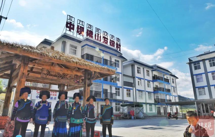 海外华媒走进凉山喜德:感受彝乡群众的幸福生活