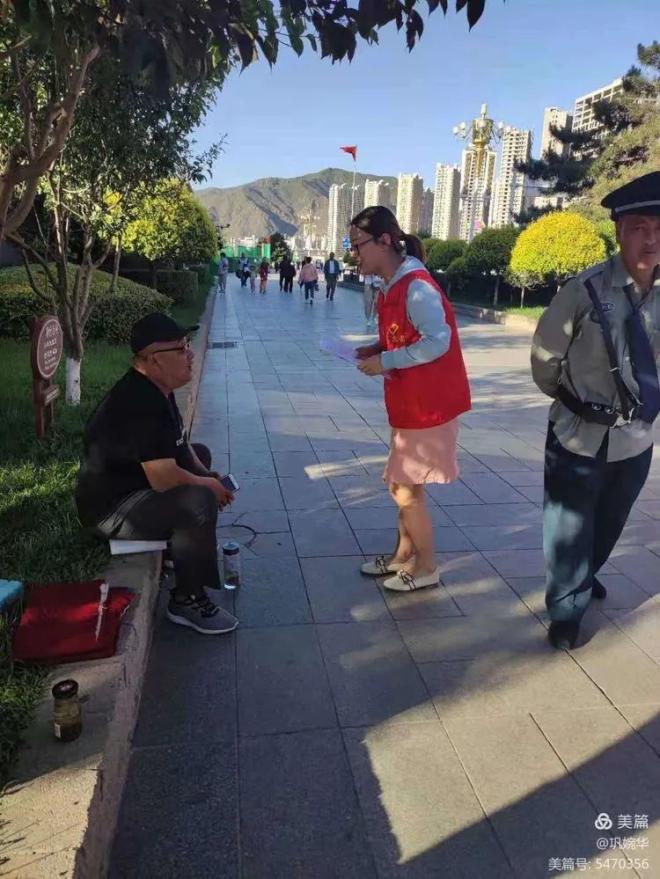 家校齐动员,筑牢防疫网,小手拉大手,接种齐步走