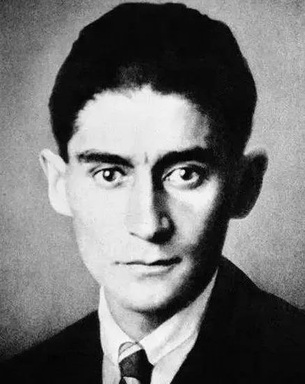 图为卡夫卡,加缪,萨特欧洲大陆作家对二十世纪中叶的书写采取了不同的