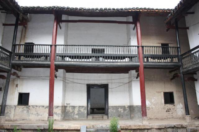 曾泽生将军故居正厢房