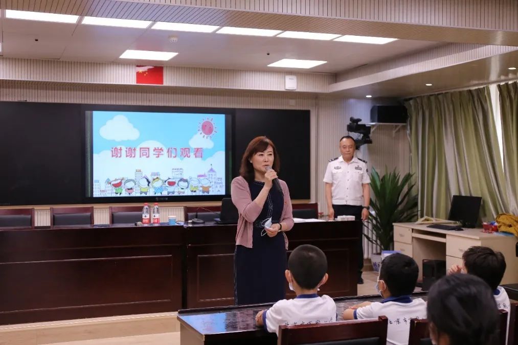 宇泽慈心平安课进校园北京市西城区宏庙小学爱心平安课开讲