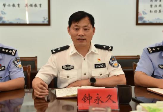 区人大到分局调研公安工作