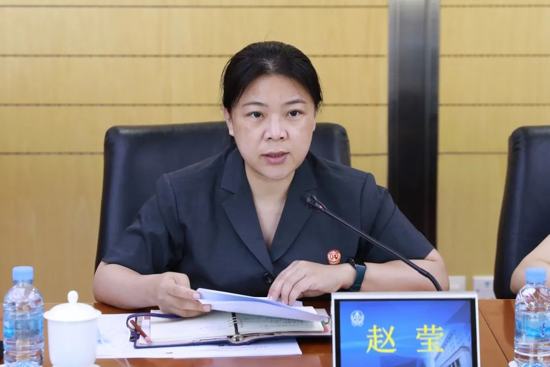 22日,西城区法院召开队伍教育整顿第三次座谈会,邀请市人大代表,律师