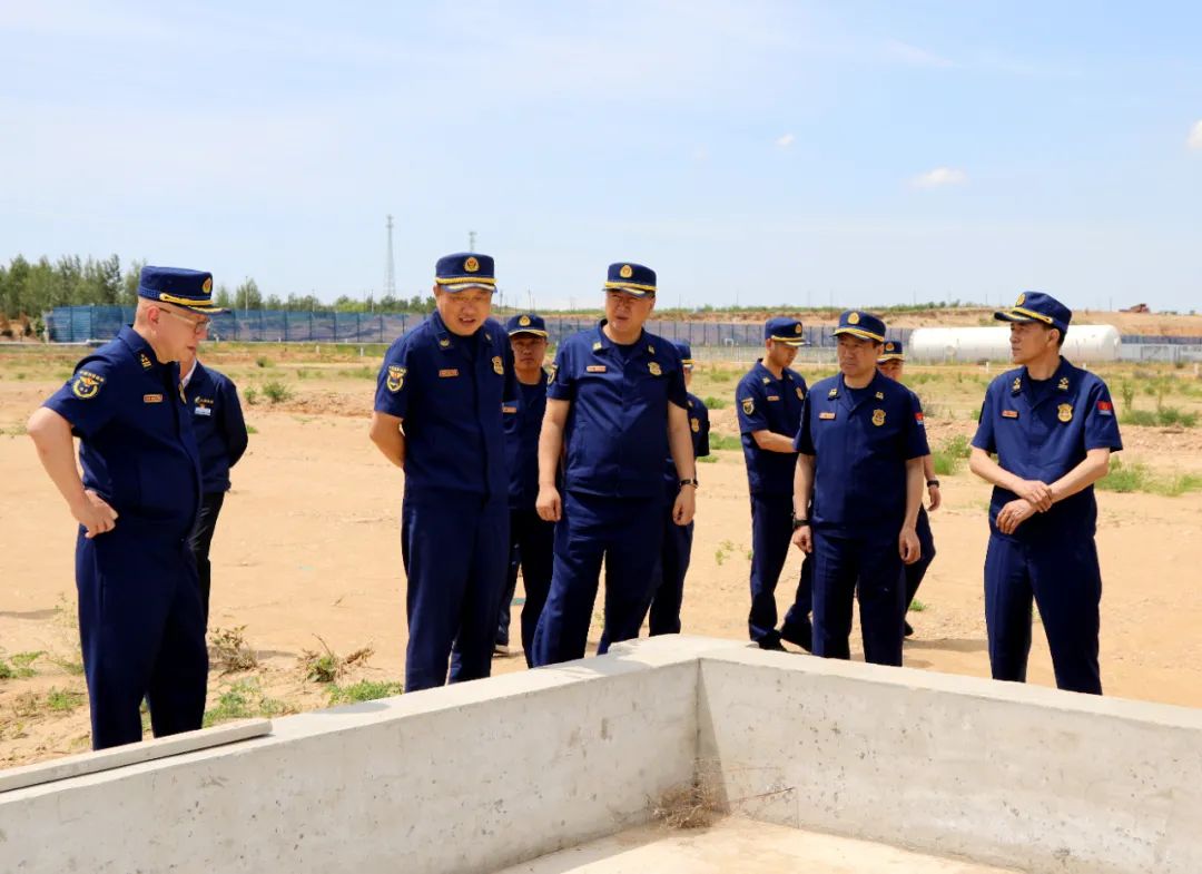 应急管理部消防救援局副局长魏捍东一行来大路工业园区督导检查工作