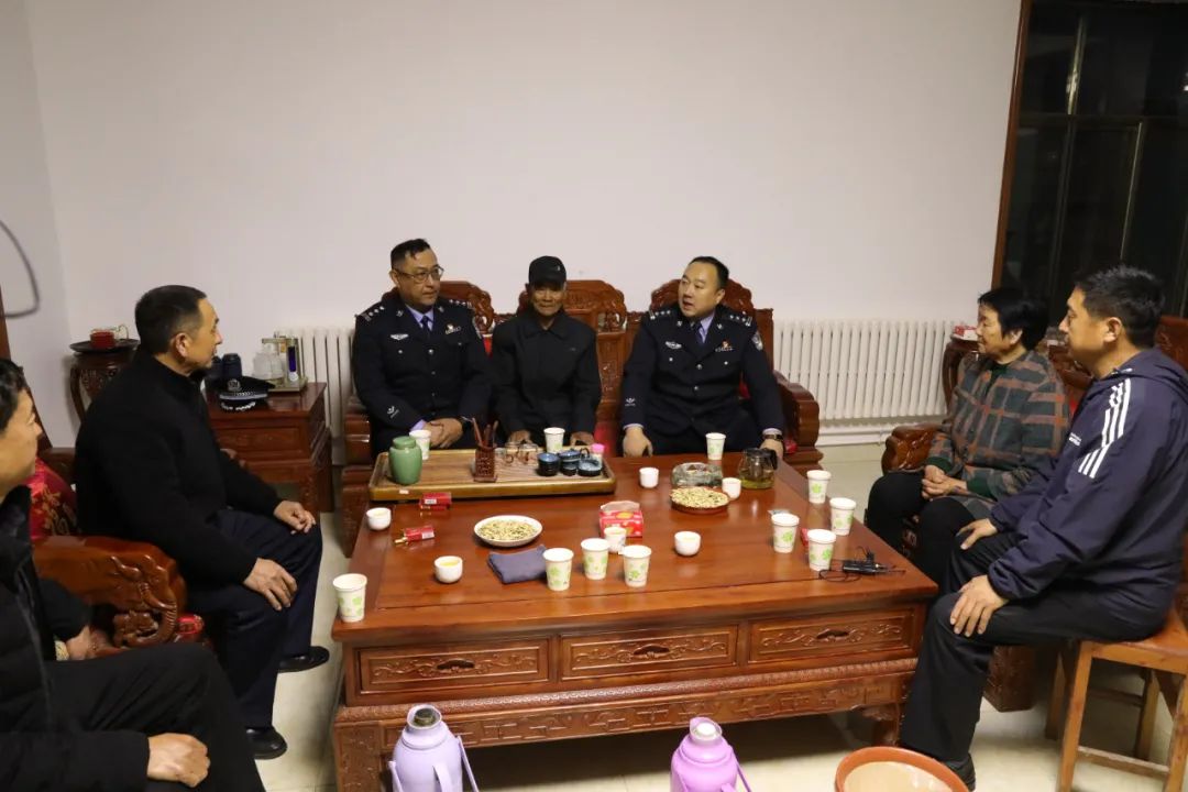 今年清明前夕,济南市市中区党家庄村民刘全林一家来到浙江省金华市