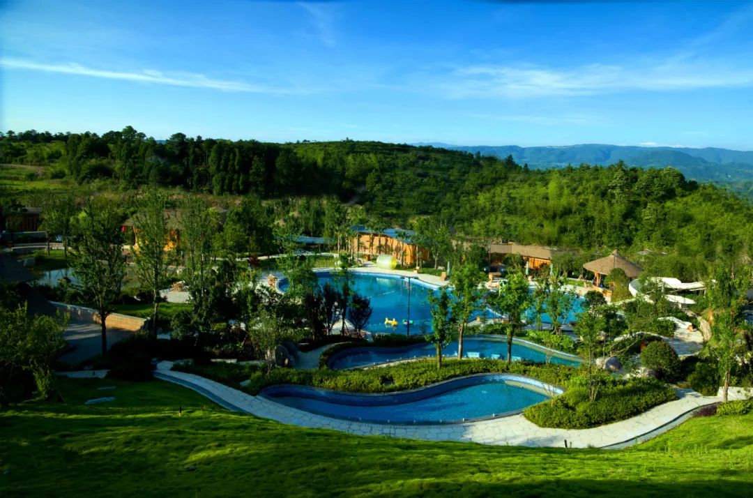 省级自然保护区,省级风景名胜区"承天氡泉",被称为"神水宝地""天下第