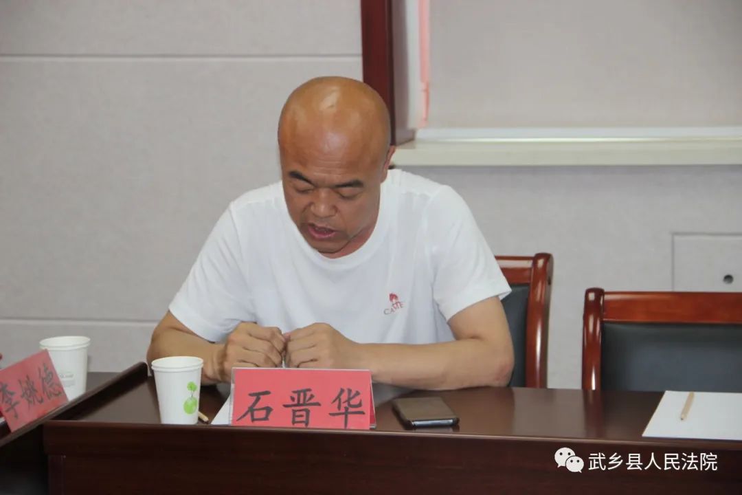 最后,李建新副院长对各界代表们对法院工作的关心和支持表示了衷心的