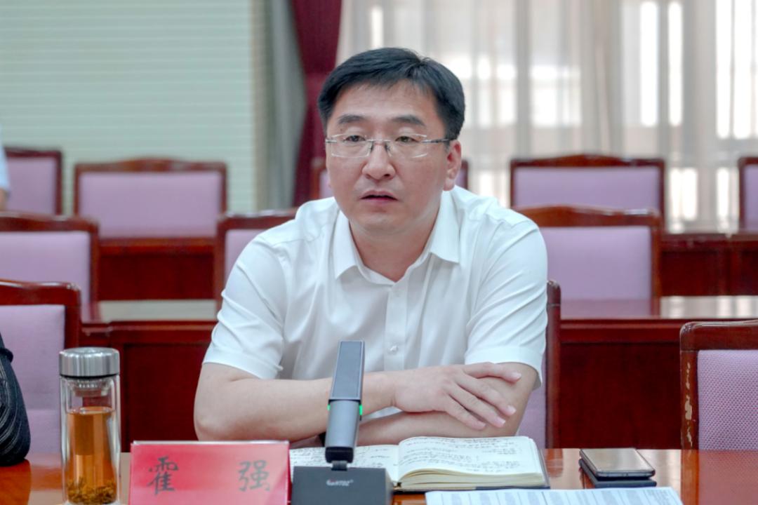 丰南区领导霍强,吴帆出席.