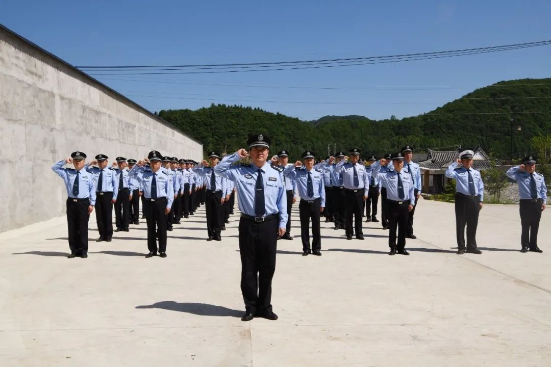 党史学习图们市公安局开展参观红色打卡地暨重温入党誓词活动