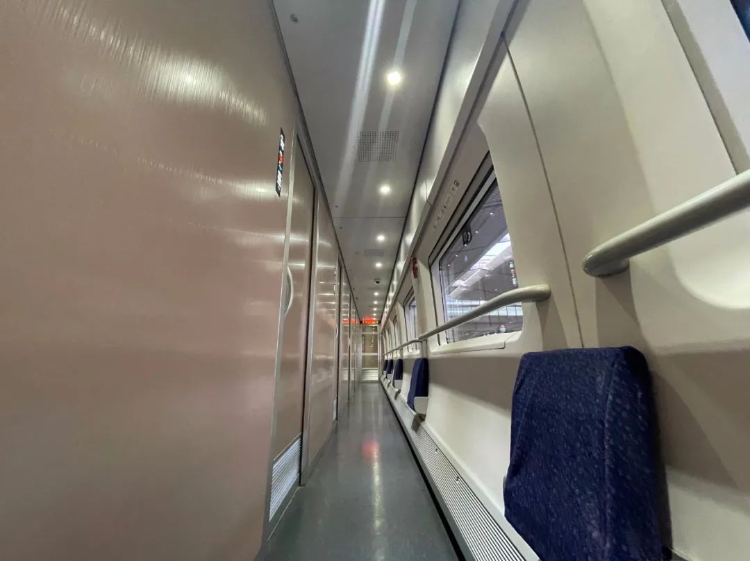 新变化6月25日智能动车组亮相西安至京沪两地高铁