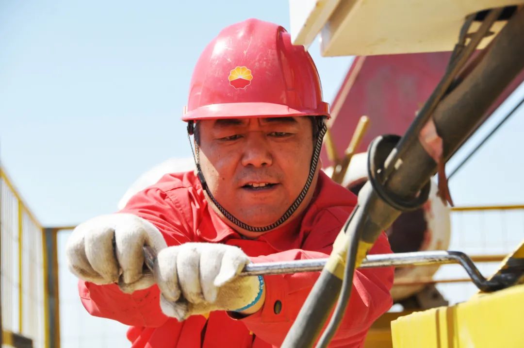 中国石油人力资源和社会保障部 第十五届全国高技能人才评选 表彰名单