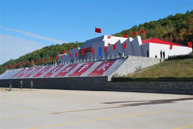 林口县莲花镇因莲花而得名,依山亲水,历史悠久;夏游莲花湖,景如诗,人