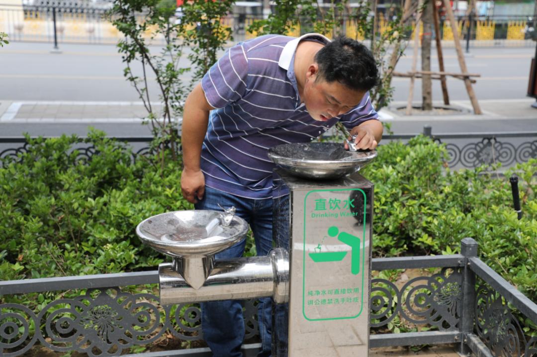 開封這條大街又升級了路邊有免費直飲水