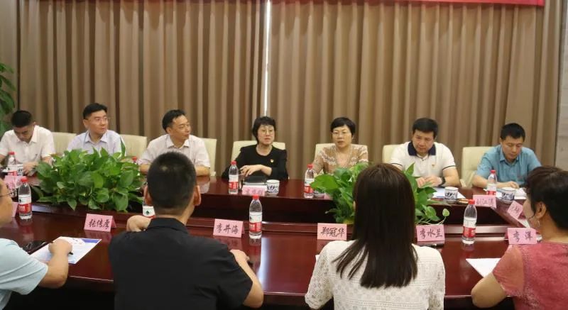 高鹰群参加我为群众办实事实践活动