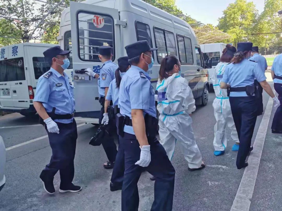 三峡坝区法院法警大队圆满完成一起重大刑事案件庭审警务保障任务