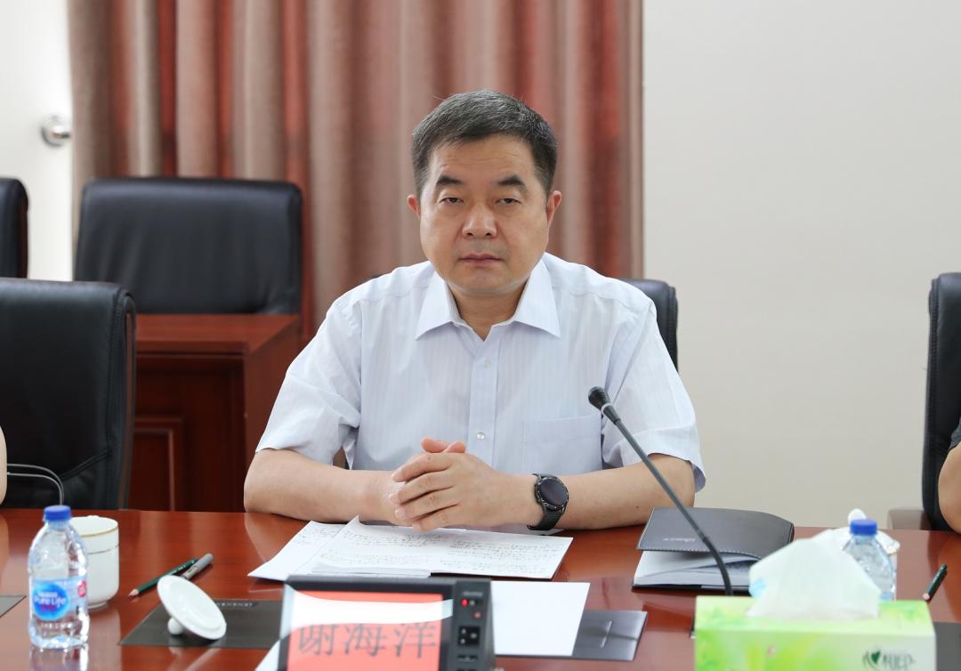 谢海洋组长对下一步教育整顿工作提出意见建议:一是要严格要求,整体