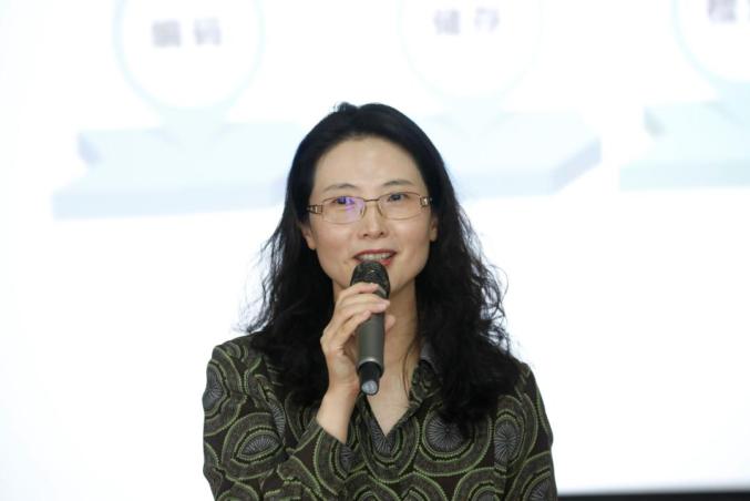 传承红色基因 弘扬科学精神 ——"她·未来"西部女童